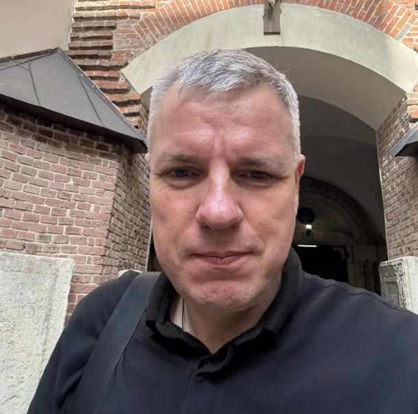 Андрій Толстой